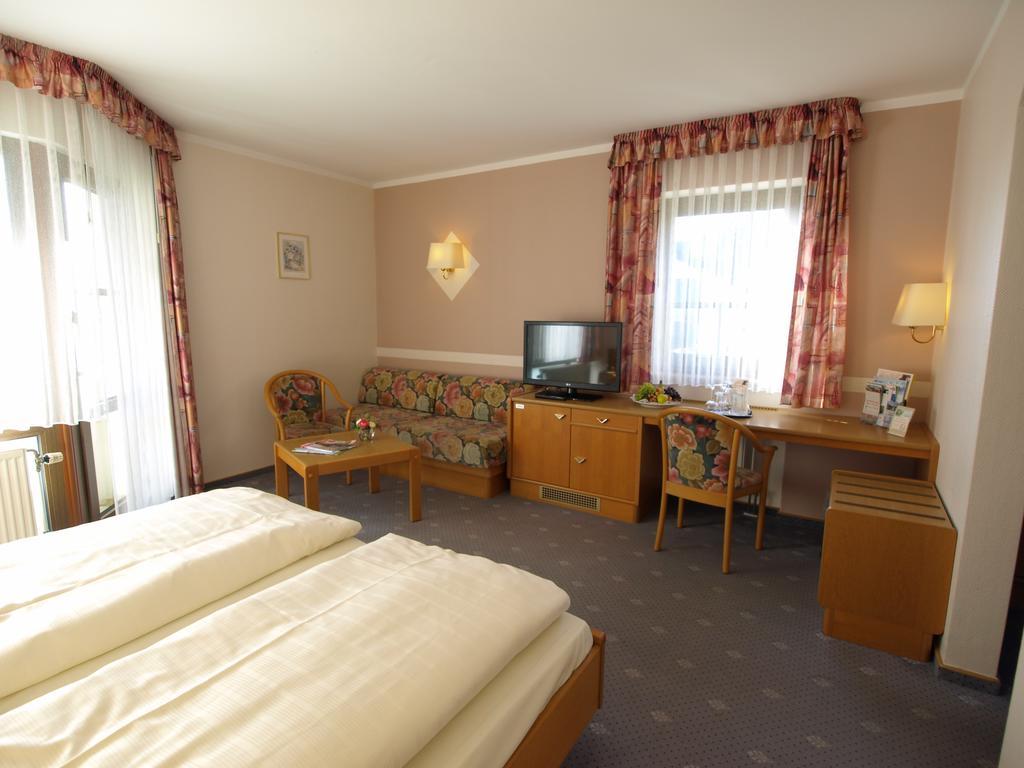 Hotel Landhaus Silbertanne Rotenburg an der Fulda Ngoại thất bức ảnh