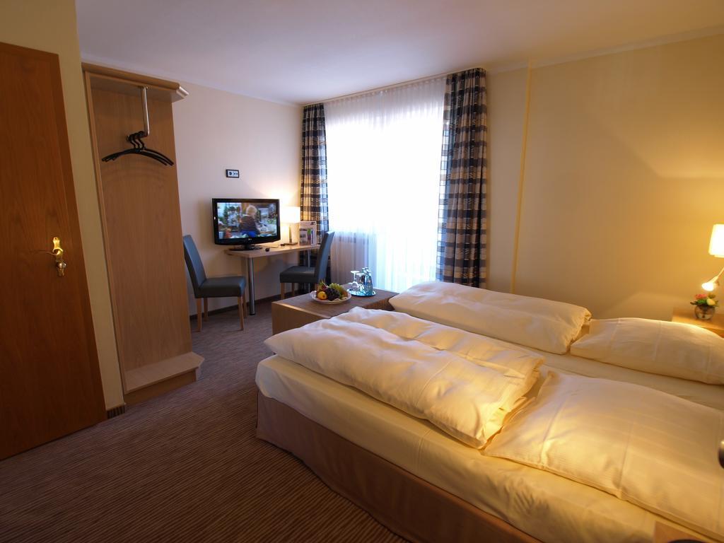 Hotel Landhaus Silbertanne Rotenburg an der Fulda Ngoại thất bức ảnh