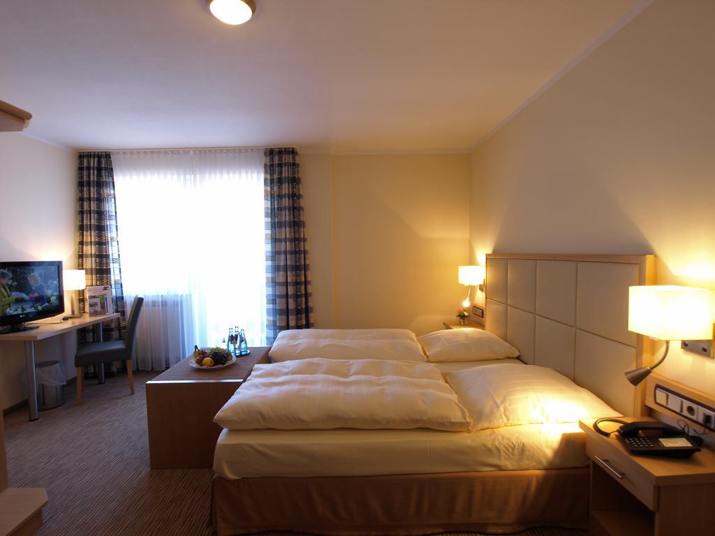 Hotel Landhaus Silbertanne Rotenburg an der Fulda Ngoại thất bức ảnh