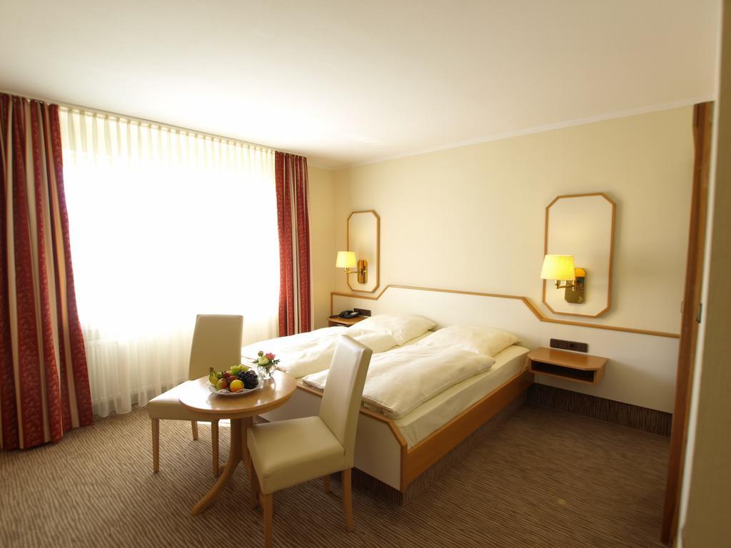 Hotel Landhaus Silbertanne Rotenburg an der Fulda Ngoại thất bức ảnh