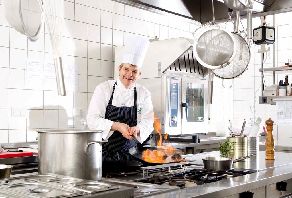 Hotel Landhaus Silbertanne Rotenburg an der Fulda Ngoại thất bức ảnh